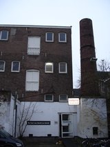 Beeldvergroting: Verrassing: een oude broodfabriek in het centrum van Den Haag