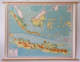 Beeldvergroting: Schoolwandkaart van Nederlands Oost-Indië en Java van R. Bos